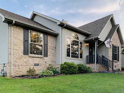 513 Highland Dr White House, TN 37188