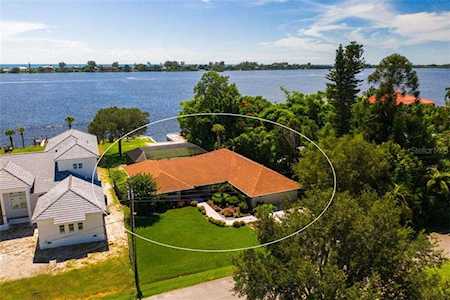 520 Bayshore Dr Osprey, FL 34229