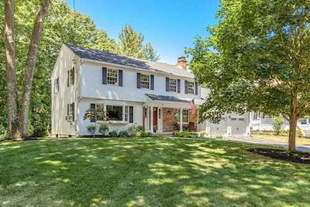 42 Lindsay Lane Reading, MA 01867