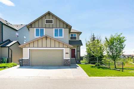 372 Copperpond Circle SE Calgary, AB T2Z 0W4