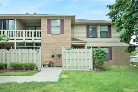 61154 Greenwood Dr South Lyon, MI 48178