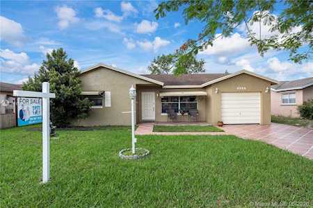 8884 SW 6th St Boca Raton, FL 33433
