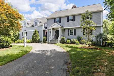 18 Saddle Club Rd Lexington, MA 02420