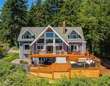 9025 SW 274th St Vashon, WA 98070