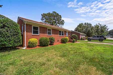 618 Redheart Dr Hampton, VA 23666