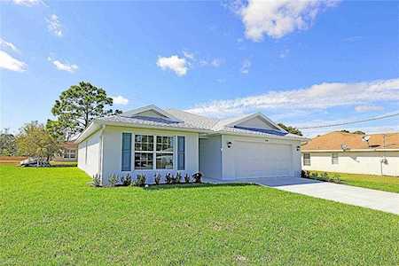 2820 NE 7th Ave Cape Coral, FL 33909