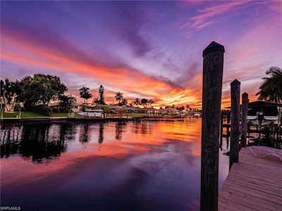 976 N Town And River Dr Fort Myers, FL 33919