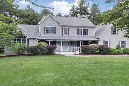5 Morning Glory Cir Chelmsford, MA 01824
