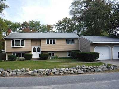 48 Hickory Ln Weymouth, MA 02190