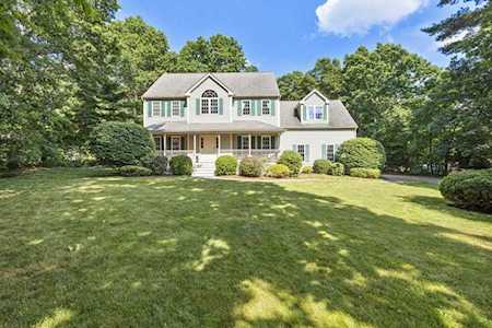 21 Breakneck Hill Rd Hopkinton, MA 01748