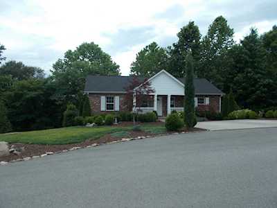 505 Eisenhower Dr Ashland City, TN 37015