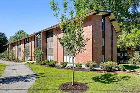 6 Longwood Dr #8 Andover, MA 01810