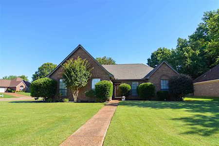 7286 La Casa Dr Bartlett, TN 38133