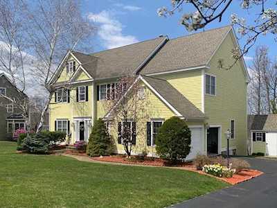 4 King Arthur Rd Shrewsbury, MA 01545