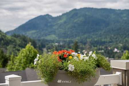 23420 SE Black Nugget Rd #E 302 Issaquah, WA 98029