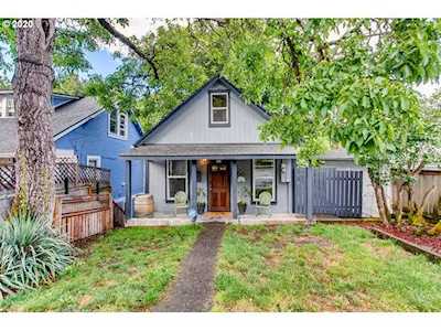 709 10th St Oregon City, OR 97045