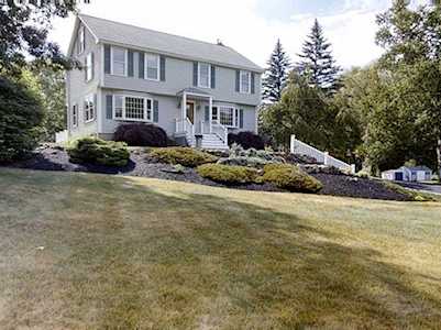 95 Greenmeadow Drive Tewksbury, MA 01876