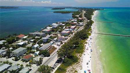 703 Gulf Dr S #4 Bradenton Beach, FL 34217