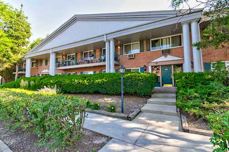 606 E Algonquin Rd #204 Arlington Heights, IL 60005