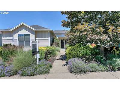 12245 SW Whistlers Ln Tigard, OR 97223
