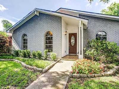 10810 Wallbrook Drive Dallas, TX 75238