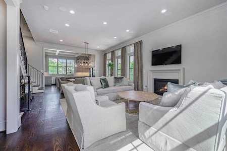 2212 Commonwealth St Houston, TX 77006