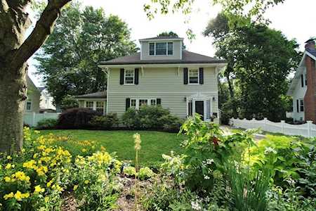 537 Chestnut St Needham, MA 02492