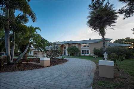1520 Jade Ln Tarpon Springs, FL 34689