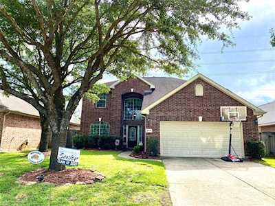 10703 Gilford Crest Drive Spring, TX 77379