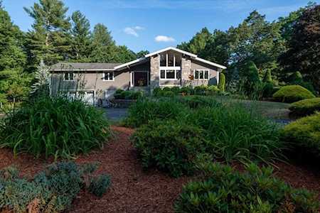 15 Cider Mill Road Lynnfield, MA 01940