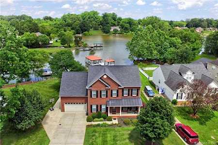 220 Chandeleur Dr Mooresville, NC 28117