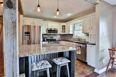 3233 Hebron Rd Shelbyville, KY 40065