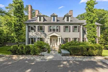 60 White Oak Rd Wellesley, MA 02481