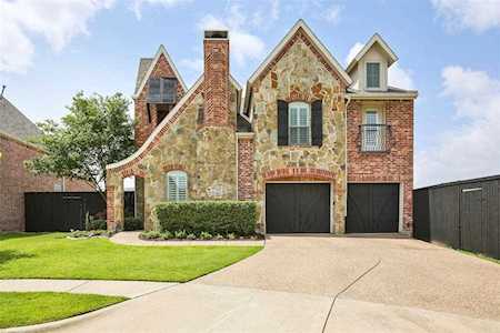 7020 Redstone Lane Plano, TX 75024