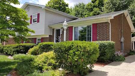 4302 Chenwood Ln Louisville, KY 40299