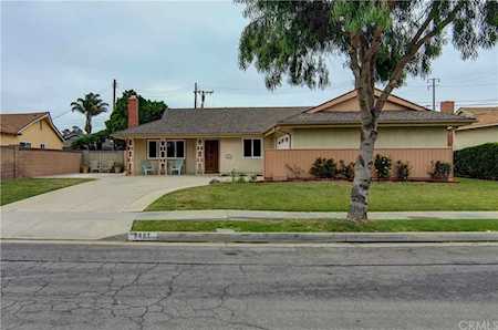 8461 Rembrandt Drive Huntington Beach, CA 92647