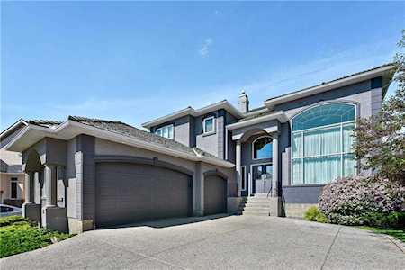 15 Canso Green SW Calgary, AB T2W 3B1
