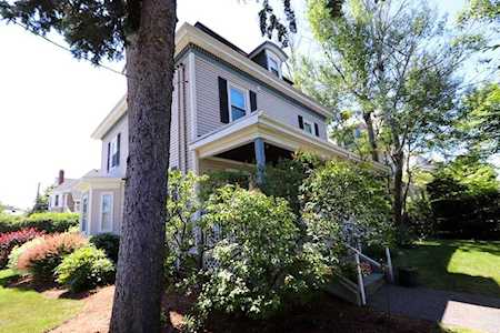 4 Eldredge St #1 Newton, MA 02458