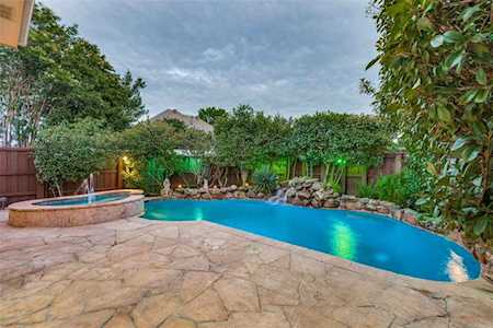 702 Cimarron Trail Irving, TX 75063