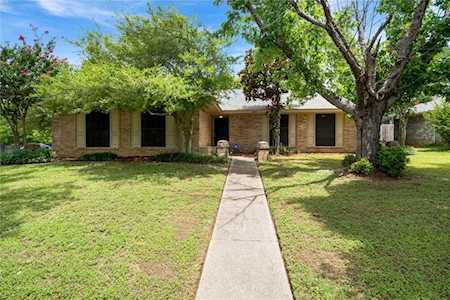 6801 Ridgetop Road North Richland Hills, TX 76182