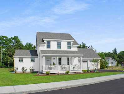 28 Duffy Dr Newburyport, MA 01950