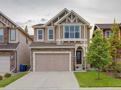 87 Aspen Hills Way SW Calgary, AB T3H 0G7