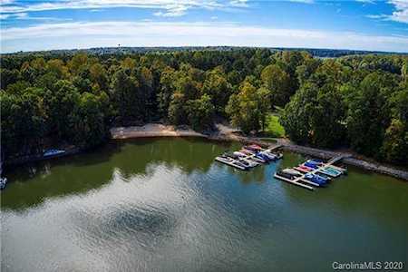 126 Shavender Dr Mooresville, NC 28117