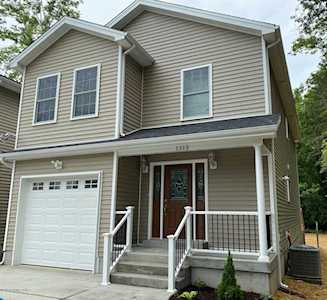 1313 Ormsby Ln Louisville, KY 40222