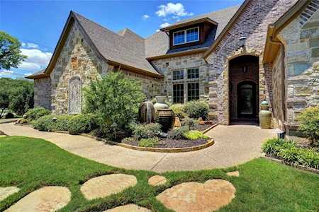 3301 Alexandria Court Grapevine, TX 76092