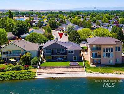 8464 W Thunder Mountain Dr Boise, ID 83709
