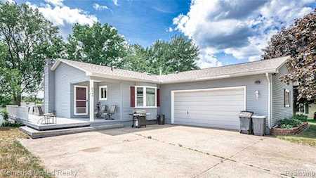 2343 Huff Place Highland Twp, MI 48356