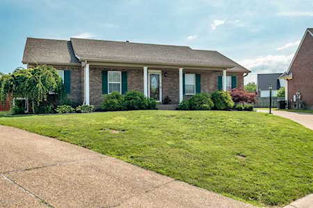9801 Spring Pointe Ct Louisville, KY 40229