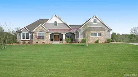 313 Lenox Ln Brighton Twp, MI 48114