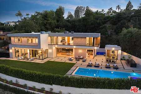 3951 Royal Oak Place Encino, CA 91436